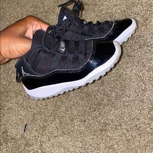 Toddlers size 9C Retro 11s